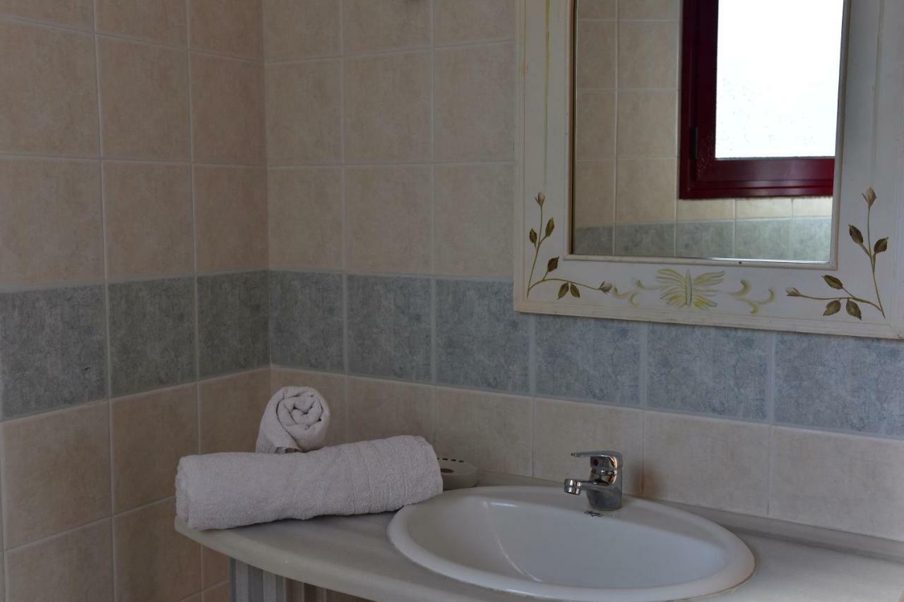 Anais Apartments Megás Limniónas Екстериор снимка