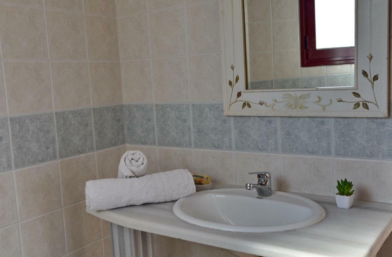 Anais Apartments Megás Limniónas Екстериор снимка