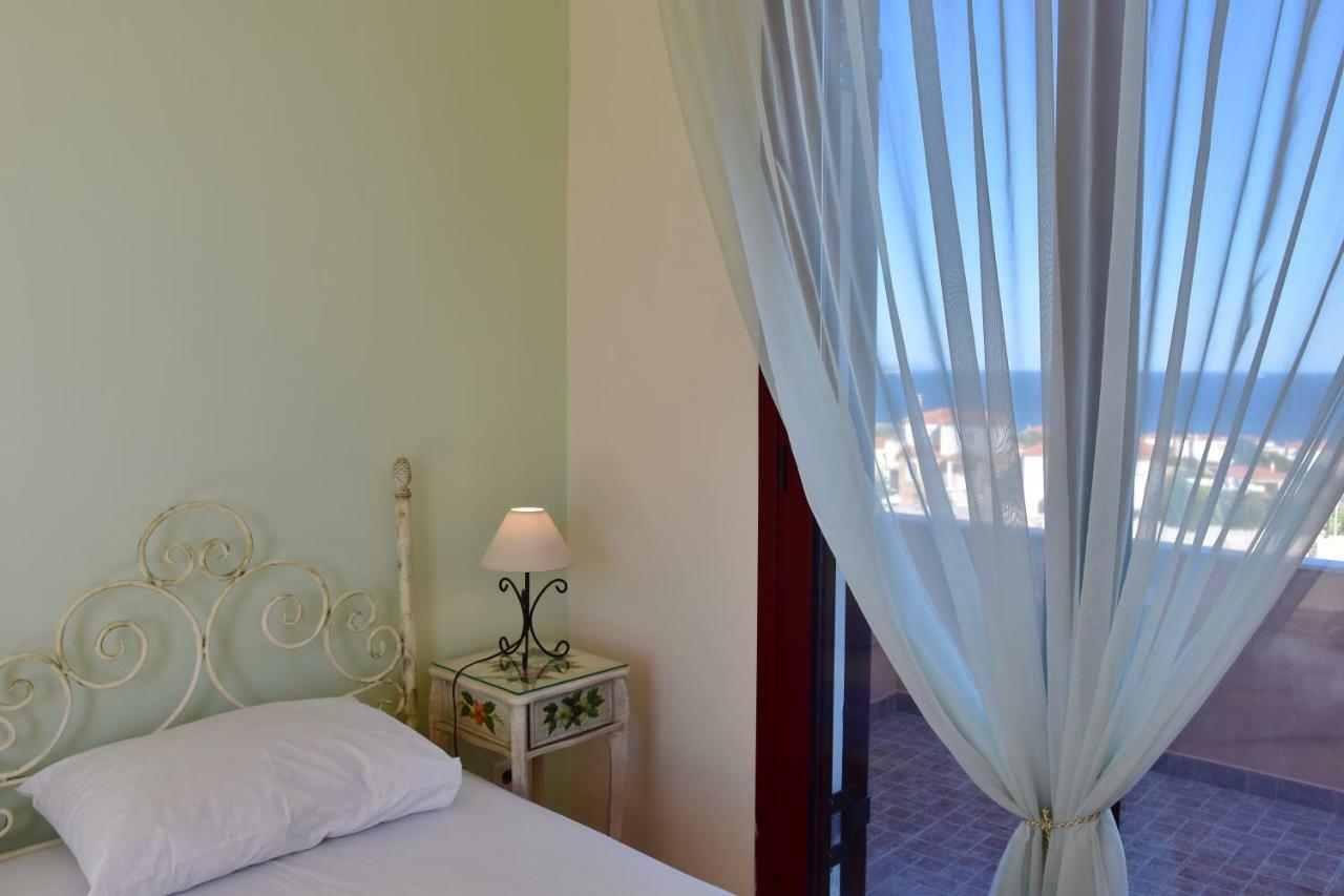 Anais Apartments Megás Limniónas Екстериор снимка